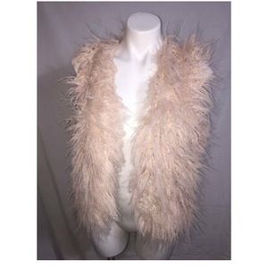 Beautiful faux fur vest! Perfect for fall
